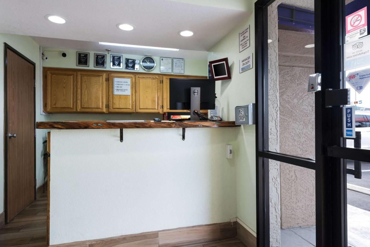 Econo Lodge Inn & Suites Williams - Grand Canyon Area Eksteriør billede